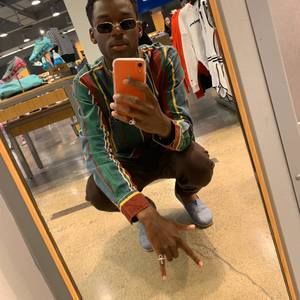 Meet your Posher, Shomari